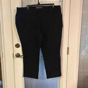 Gloria Vanderbilt Amanda 22w Short Tapered Leg Classic Rise